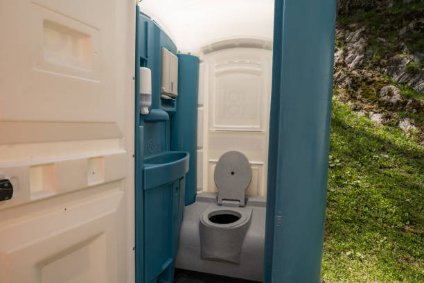 Portable Toilet Options We Offer in Sheldon, TX
